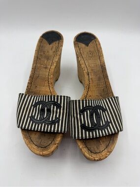 VTG Chanel Black White Striped Logo Slip On Cork Wedge Platform Mules Sandals 39